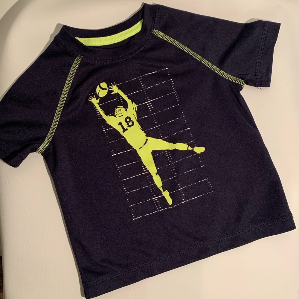 Oshkosh short sleeved athletic top